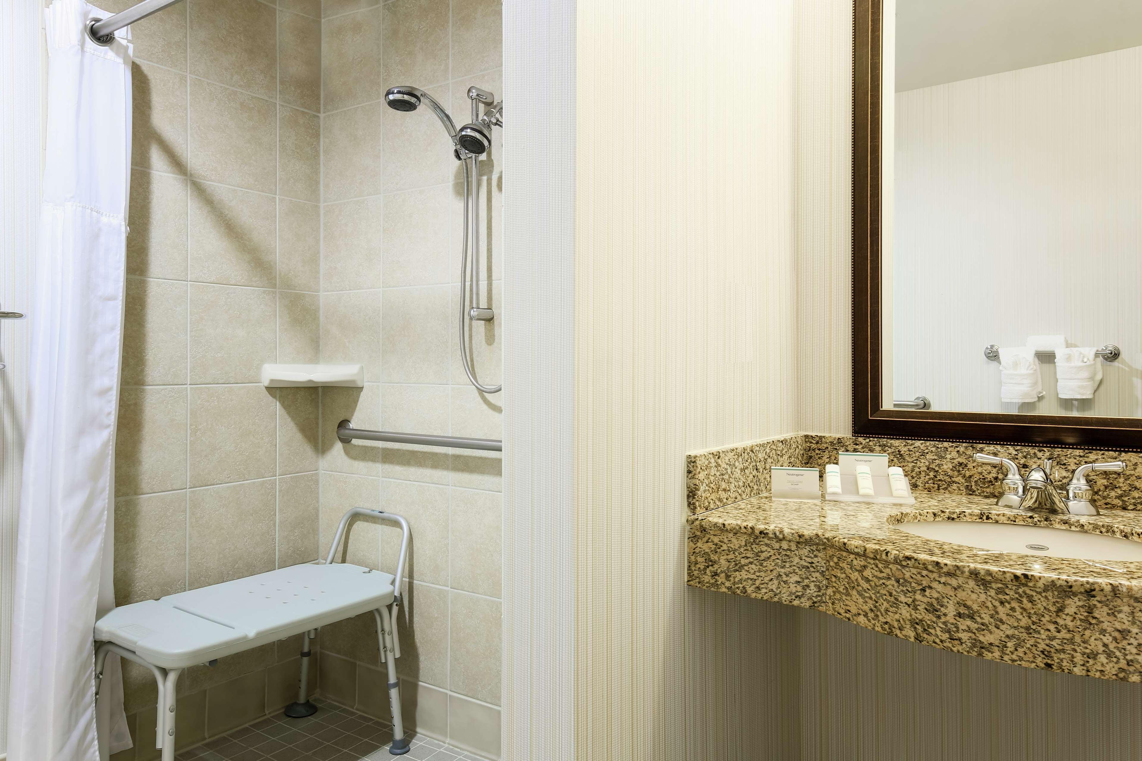 Hilton Garden Inn Dallas Lewisville Extérieur photo