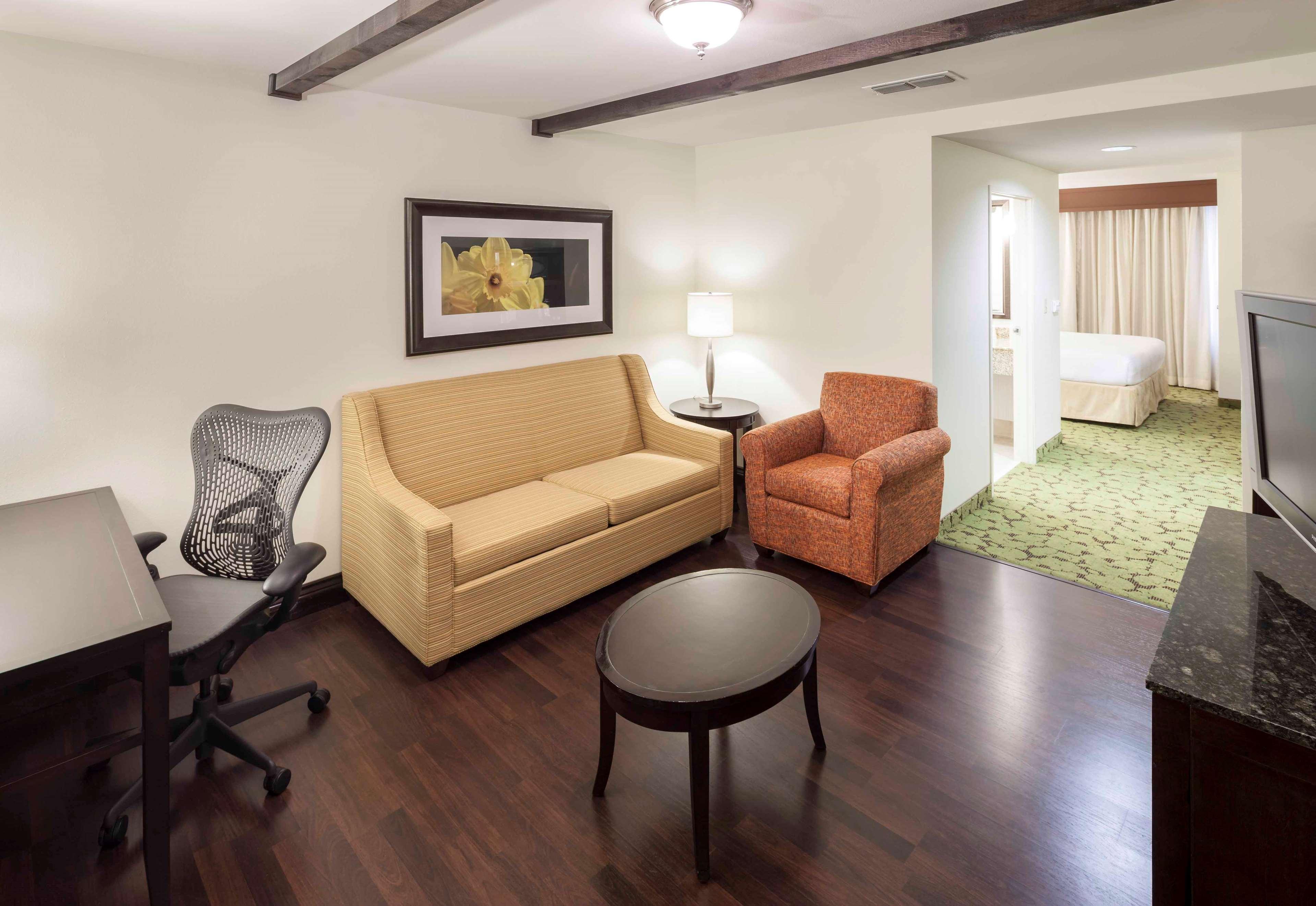 Hilton Garden Inn Dallas Lewisville Extérieur photo