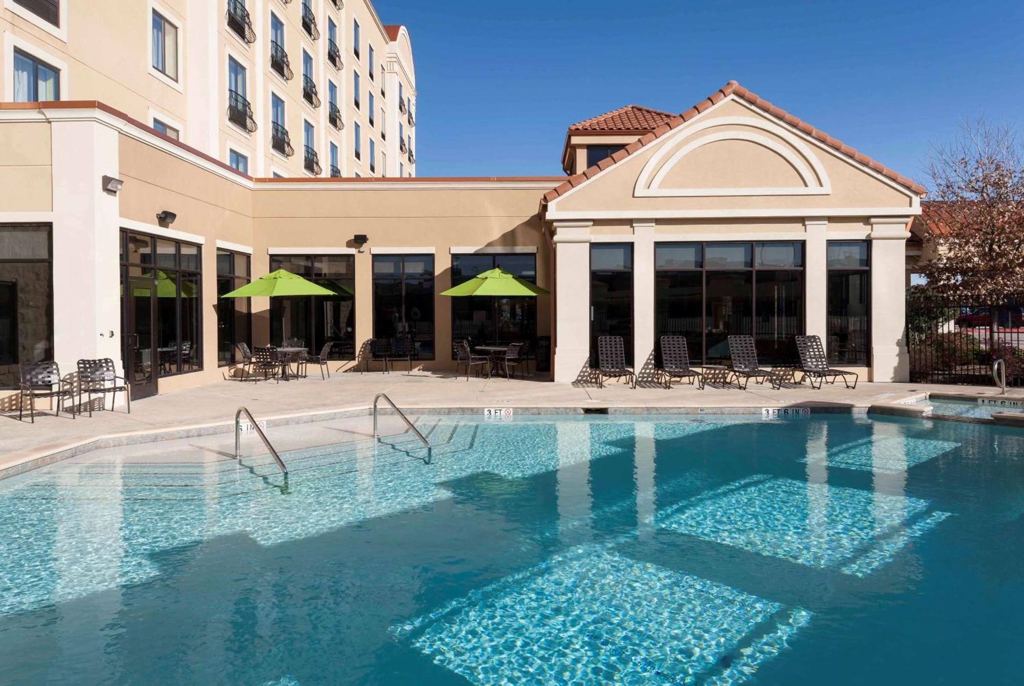Hilton Garden Inn Dallas Lewisville Extérieur photo